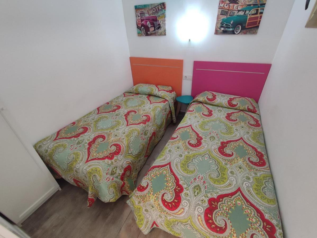 Apartamentos Colibri カンブリルス エクステリア 写真