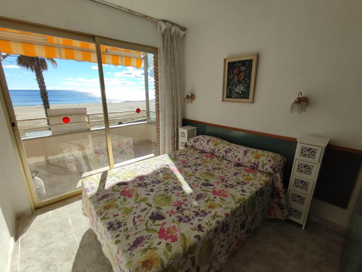 Apartamentos Colibri カンブリルス エクステリア 写真